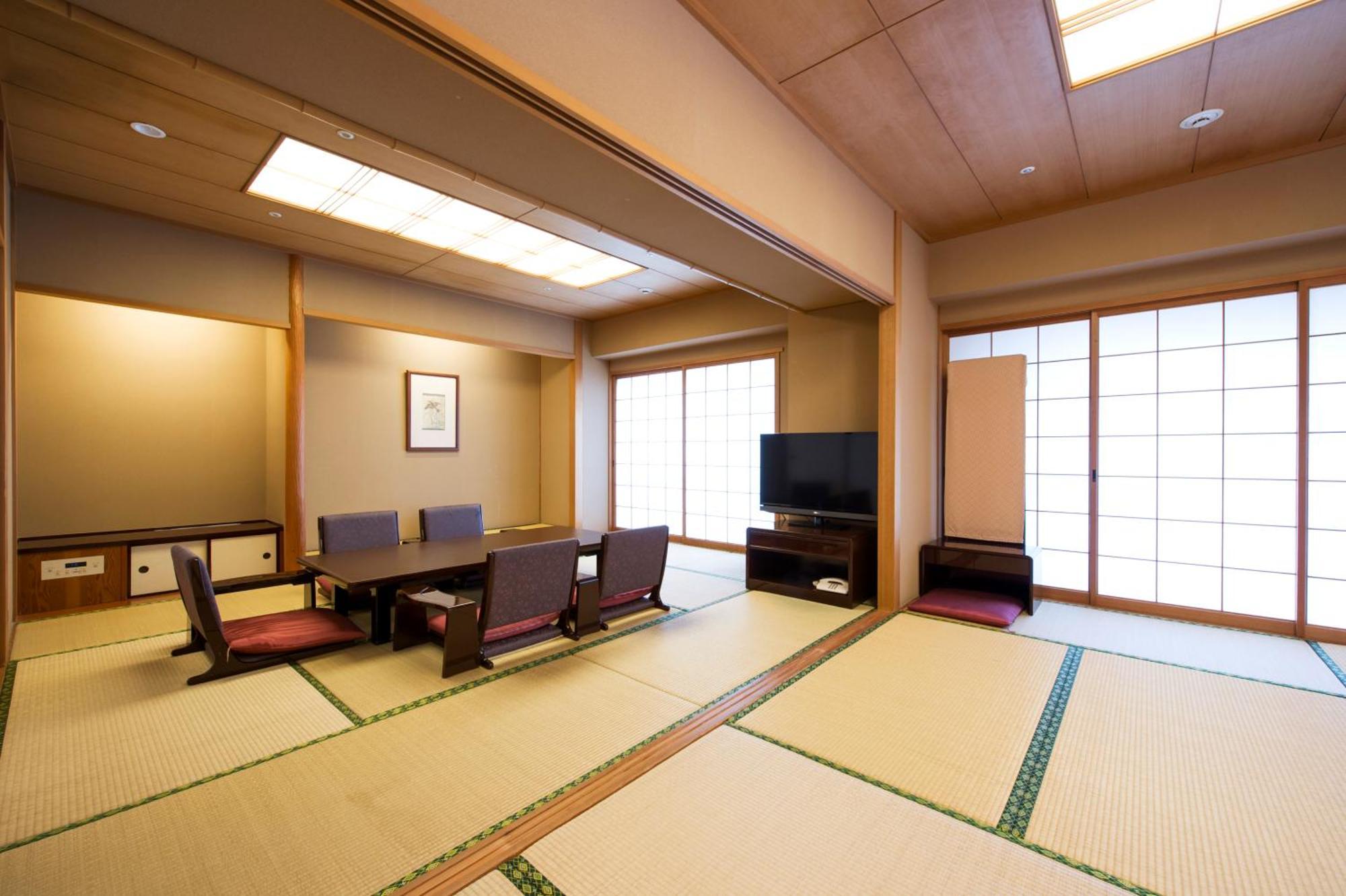 Hotel Okura Jr Huis Ten Bosch Sasebo Exteriör bild A tatami room at a hotel in Japan