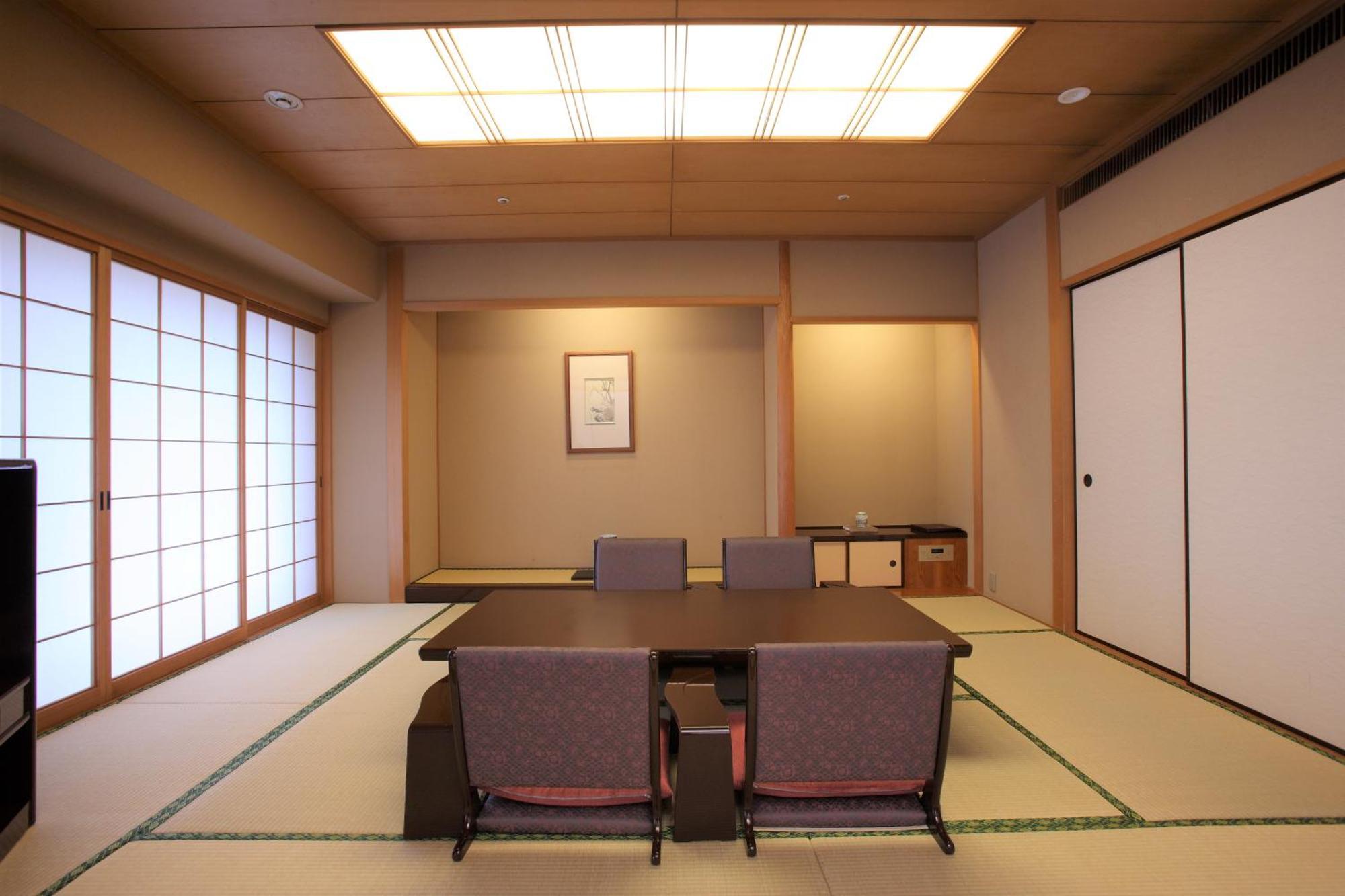 Hotel Okura Jr Huis Ten Bosch Sasebo Exteriör bild A Japanese-style boardroom
