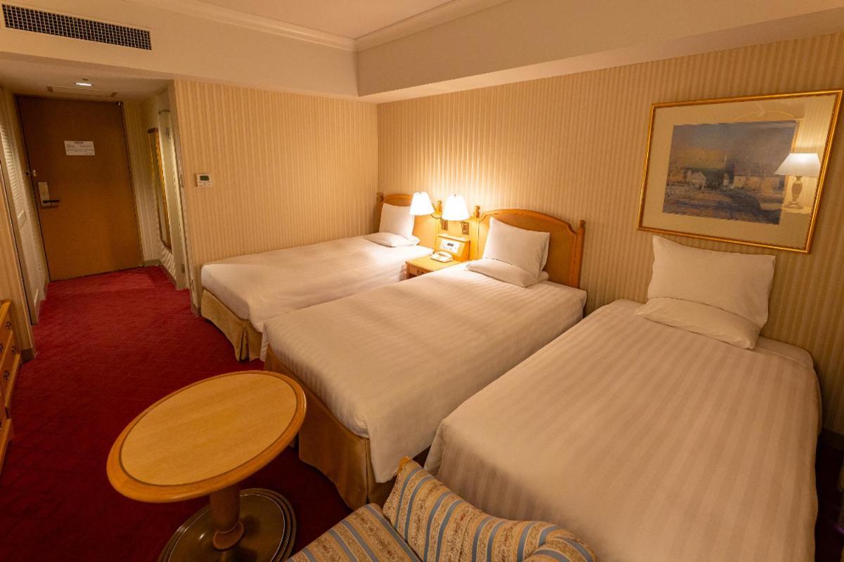 Hotel Okura Jr Huis Ten Bosch Sasebo Exteriör bild A room at the hotel
