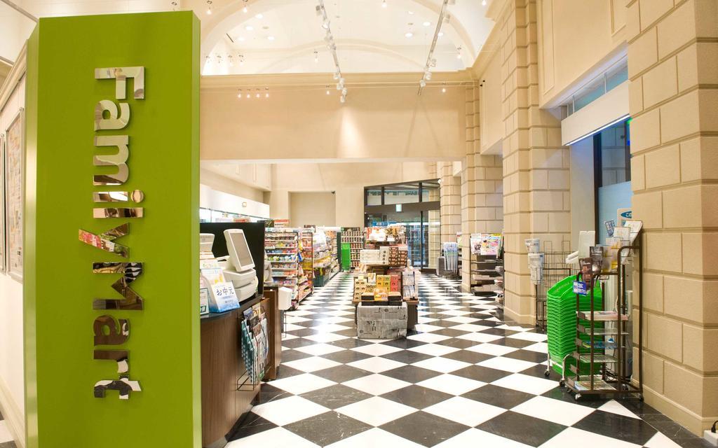 Hotel Okura Jr Huis Ten Bosch Sasebo Exteriör bild The interior of a typical supermarket in the United Kingdom